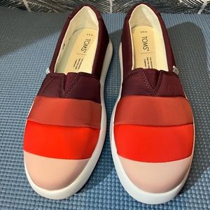 Multi Colored Toms Slip on Shoes Sz: 6.5 w